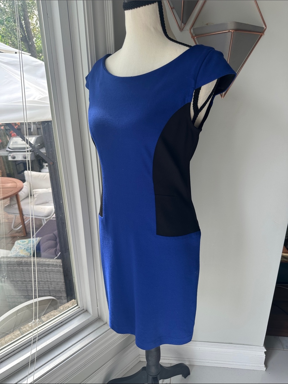 CYNTHIA STEFFE Classic Blue Ponte Sheath Dress Black Work Office Chic Size 6